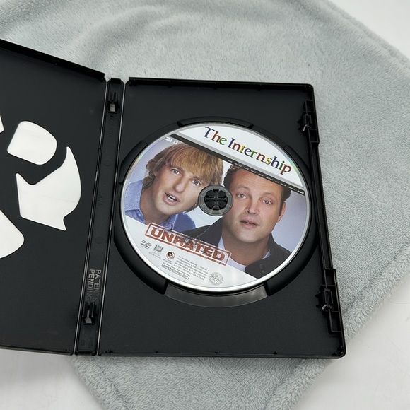 DVD Internship (2013) Unrated-Includes 2 Versions (unrated & Theatrical) - Picture 4 of 5